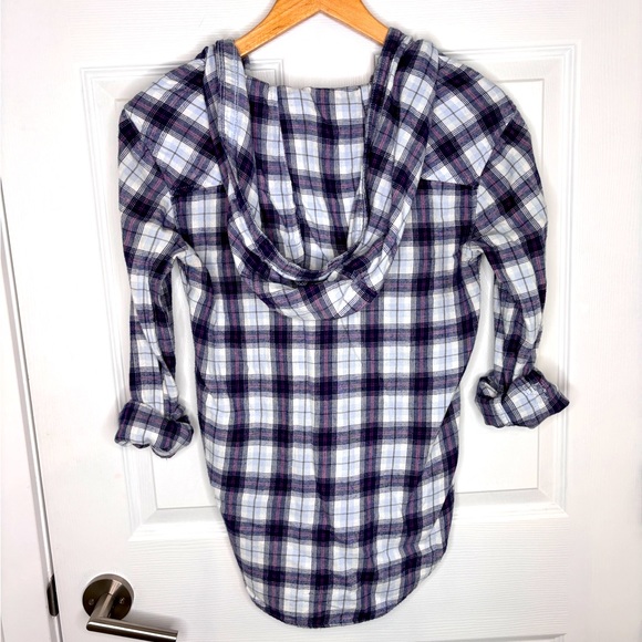 Aritzia boyfriend hooded brushed cotton plaid shirt - Picture 2 of 3